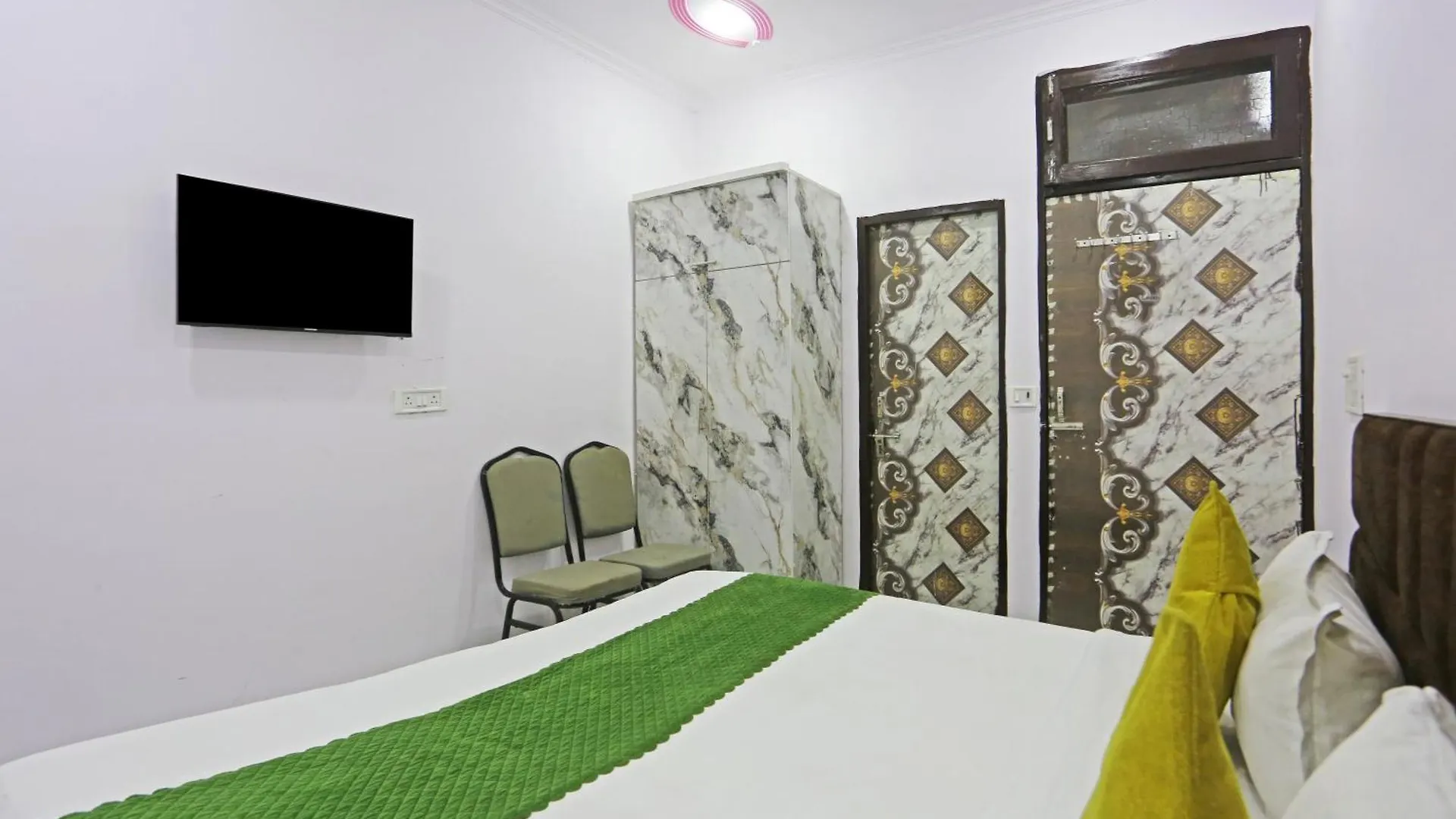Twamev Residency Hotel Delhi  3*, Delhi (National Capital Territory of India)