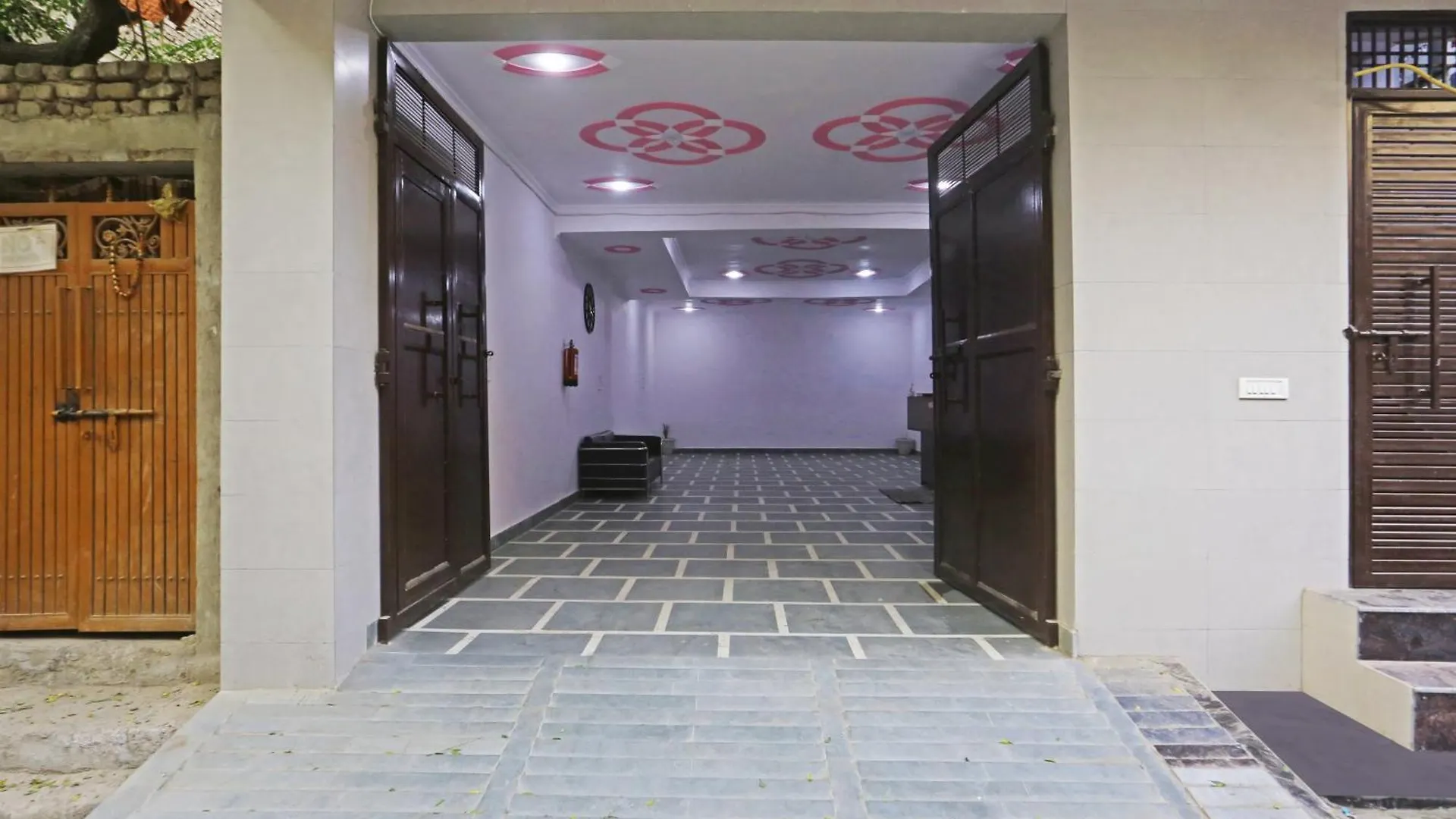 Twamev Residency Hotel Delhi