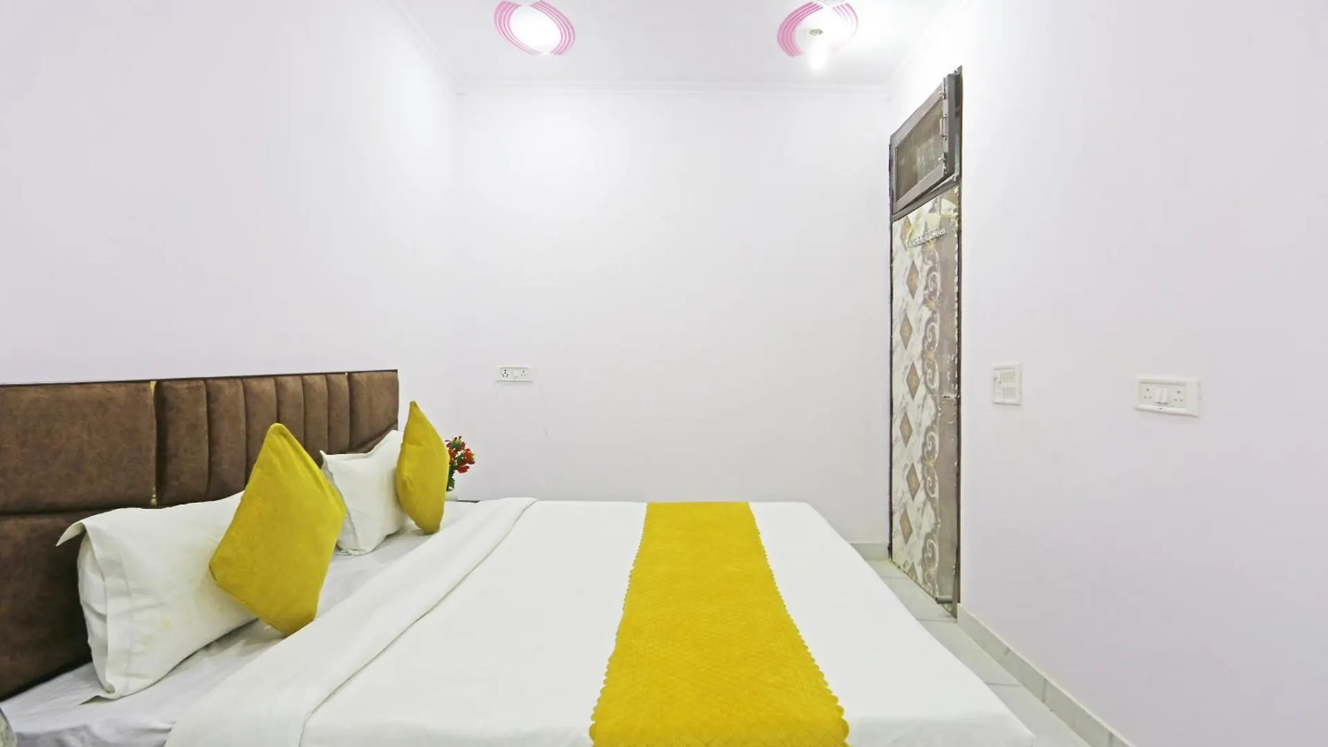 Twamev Residency Hotel Delhi  3*, Delhi (National Capital Territory of India)